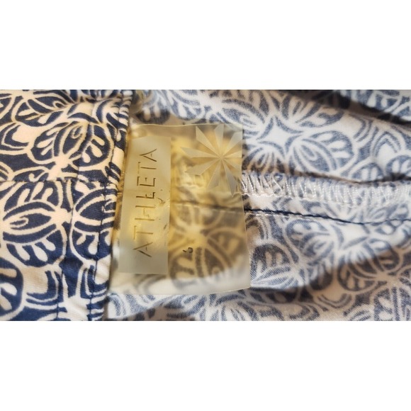 Athleta Bermuda Shorts Womens Blue White 6 Stretch Cuffed All Over Print  #44257 - Picture 6 of 16
